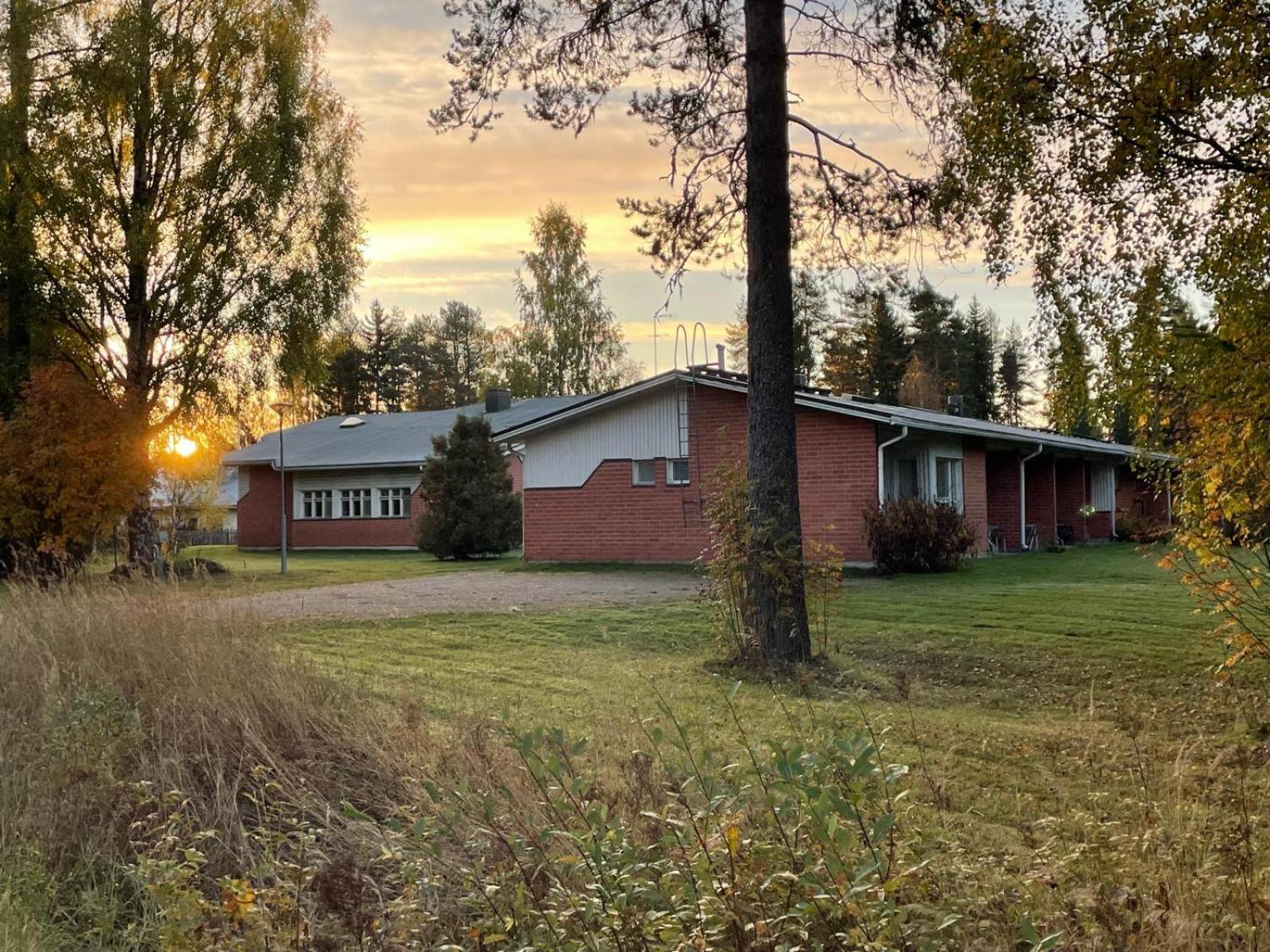 Hotelli Ravintola Tiilikka Rautavaara Exteriér fotografie