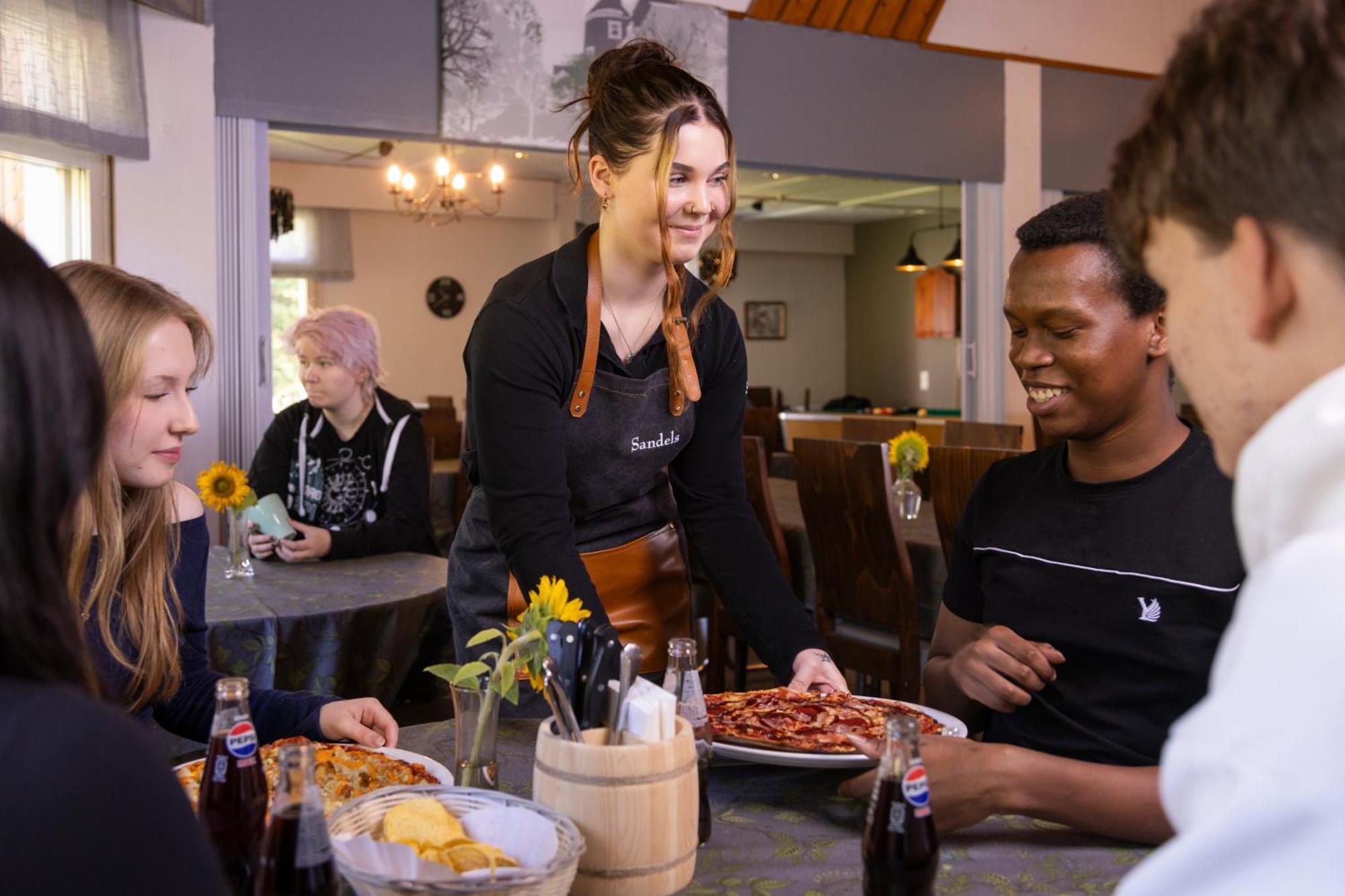 Hotelli Ravintola Tiilikka Rautavaara Exteriér fotografie