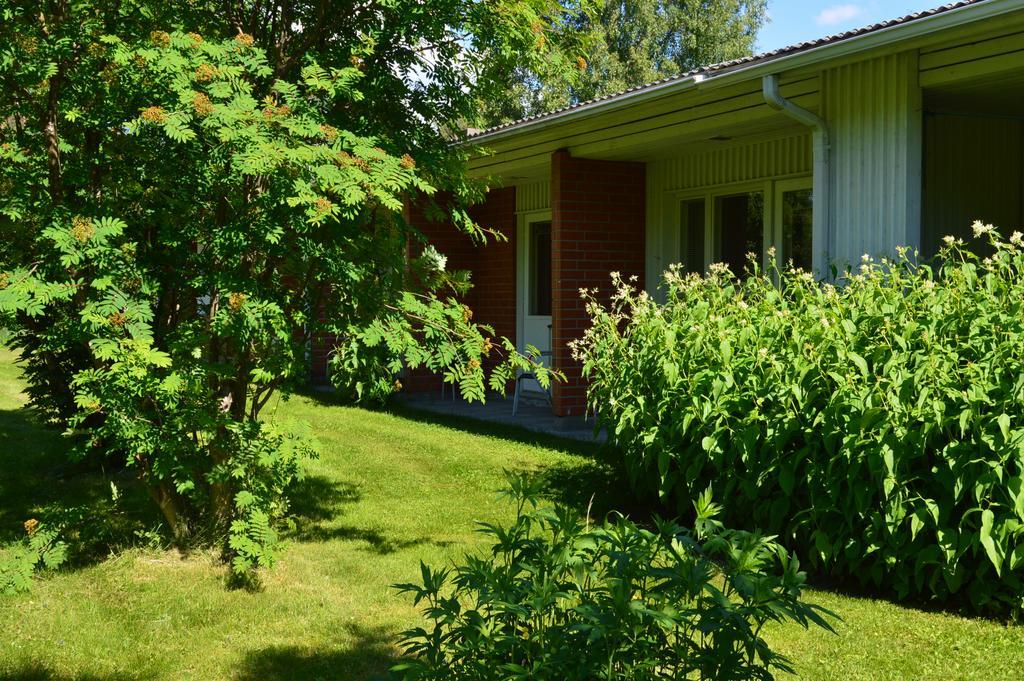 Hotelli Ravintola Tiilikka Rautavaara Exteriér fotografie