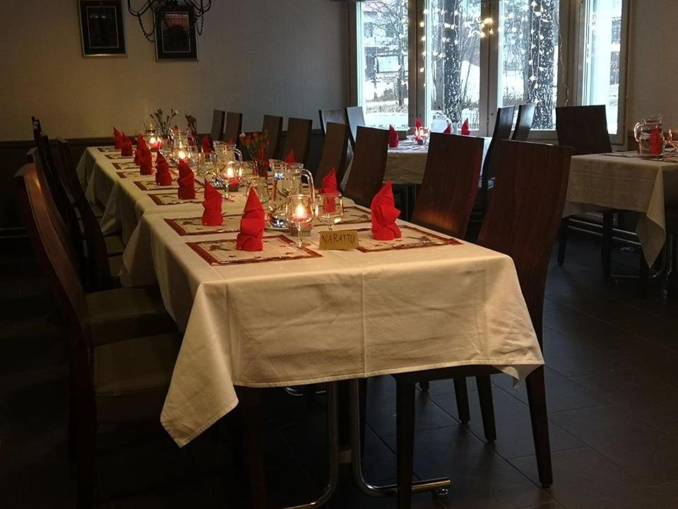 Hotelli Ravintola Tiilikka Rautavaara Exteriér fotografie